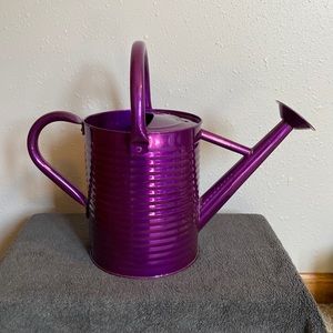 Metal watering can